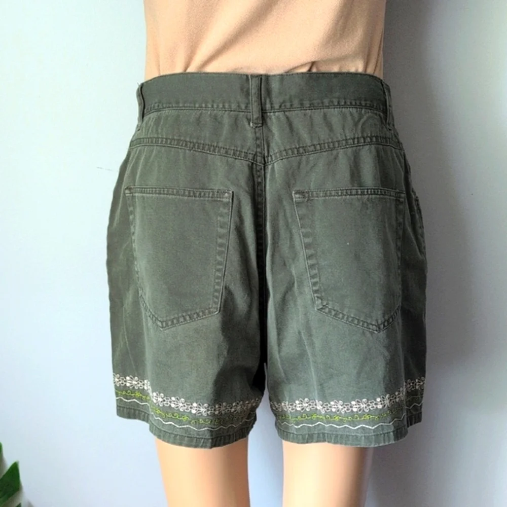 Vintage Reitmans Olive Green Embroidered Shorts SZ 9 - Picture 7 of 9
